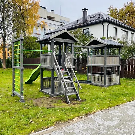 Brivibas - Stones, Free Privat Parking, Free Wifi, Self Check-in Apartment