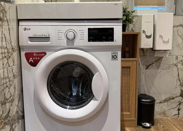 Brivibas - Stones, Free Privat Parking, Free Wifi, Self Check-in *