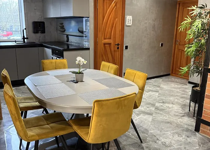 Brivibas - Stones, Free Privat Parking, Free Wifi, Self Check-in *